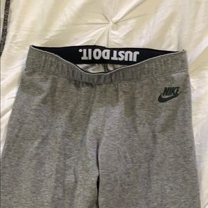 Nike Leggings .